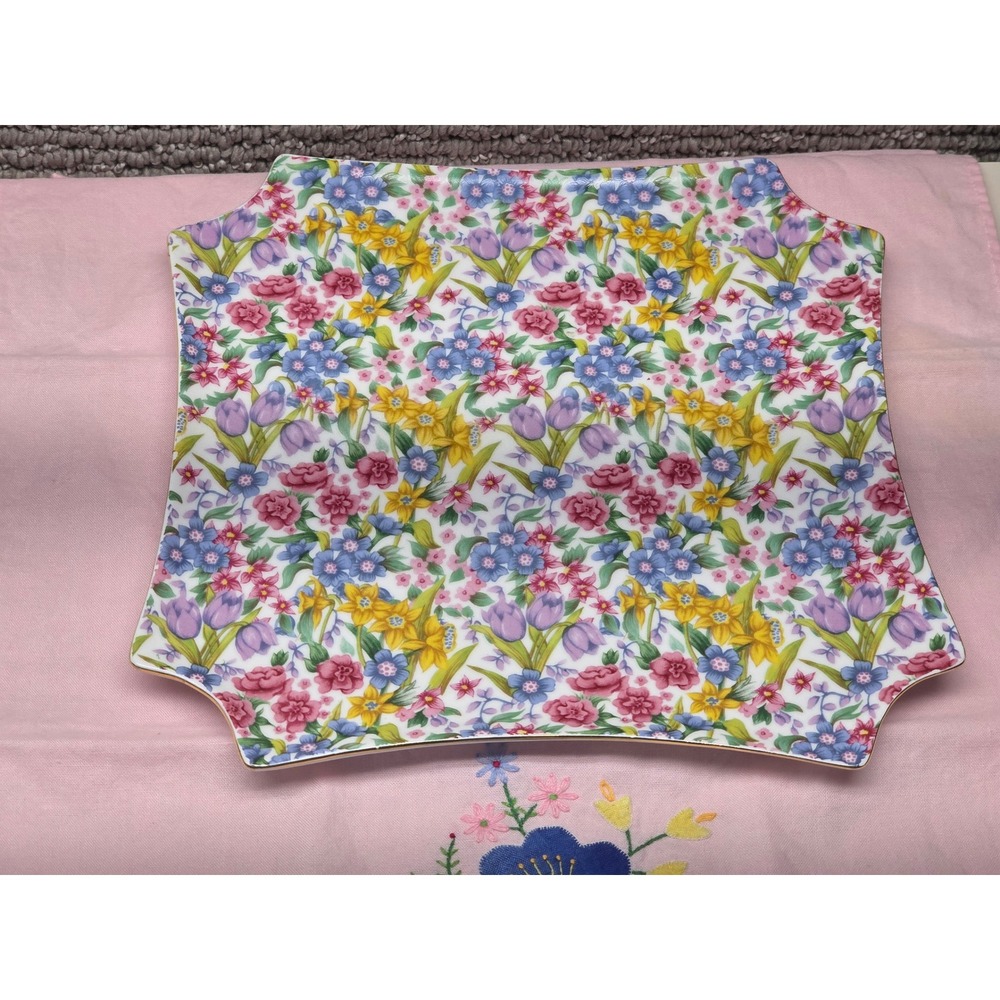 Two's Company‎ Juliette Chintz Floral Square Scalloped Plate Gold Trim 8.5"